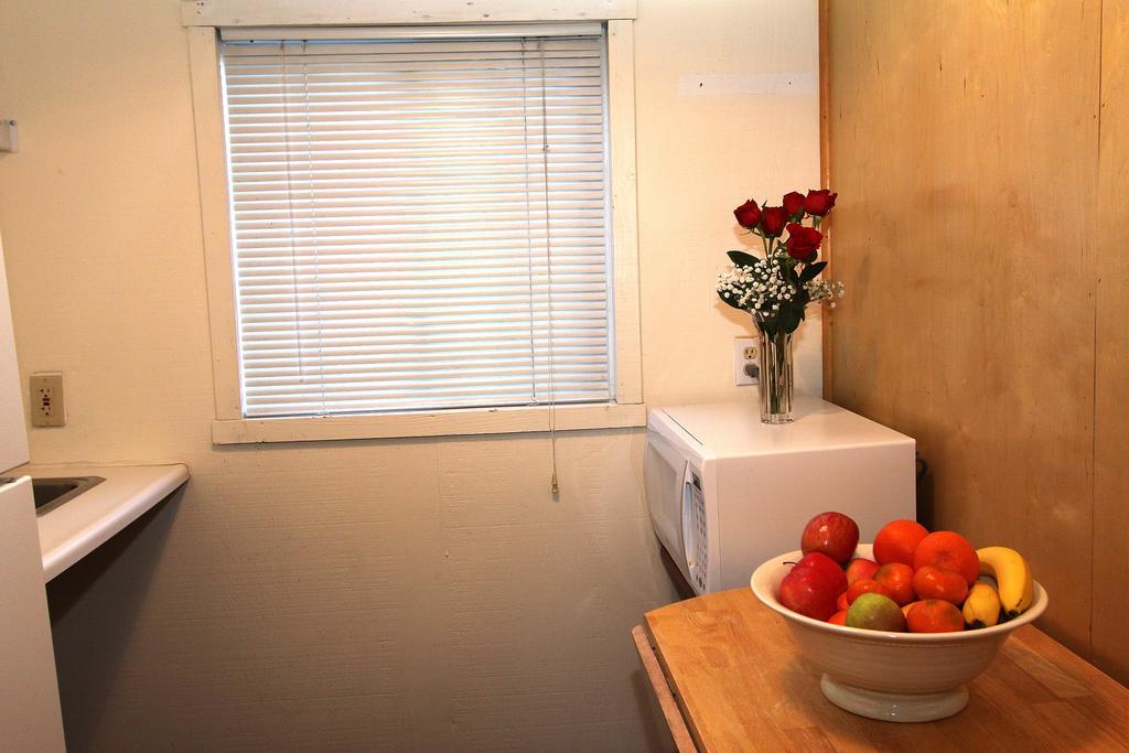 The Woods Hotel - Gay Lgbtq Cabins Guerneville Bagian luar foto