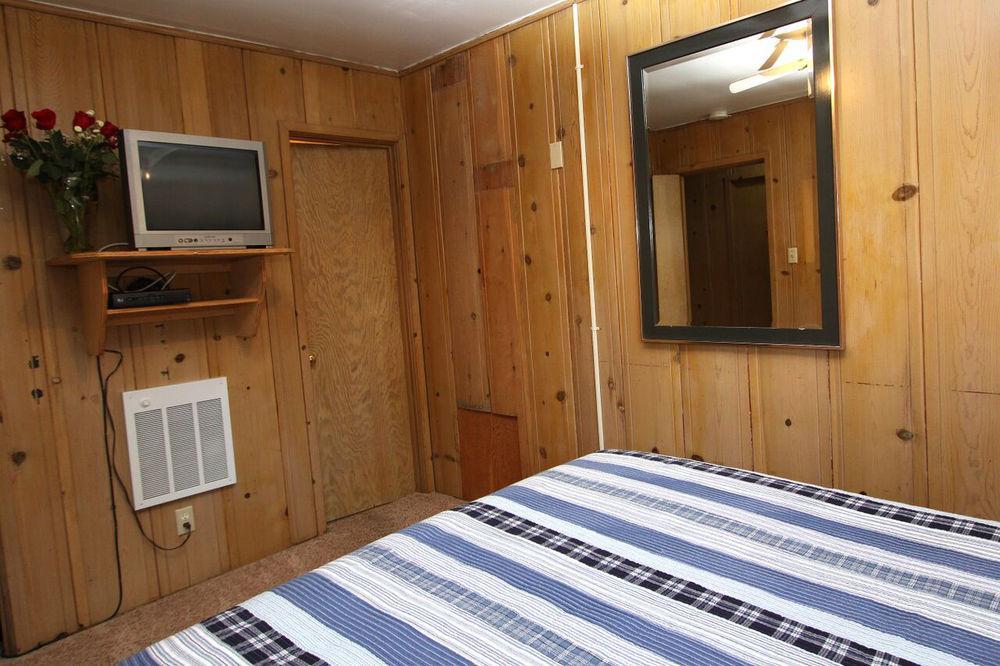 The Woods Hotel - Gay Lgbtq Cabins Guerneville Bagian luar foto