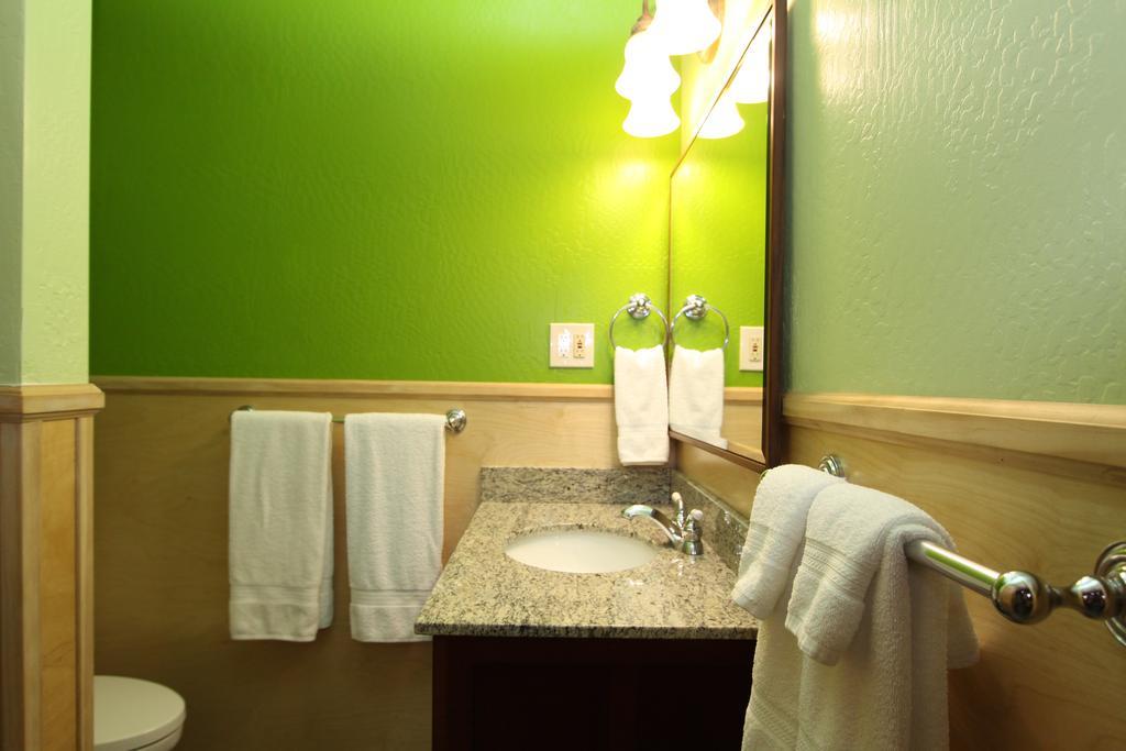 The Woods Hotel - Gay Lgbtq Cabins Guerneville Bagian luar foto