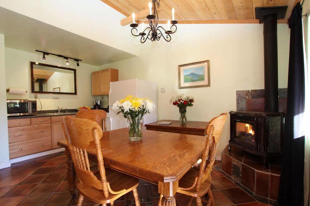 The Woods Hotel - Gay Lgbtq Cabins Guerneville Bagian luar foto