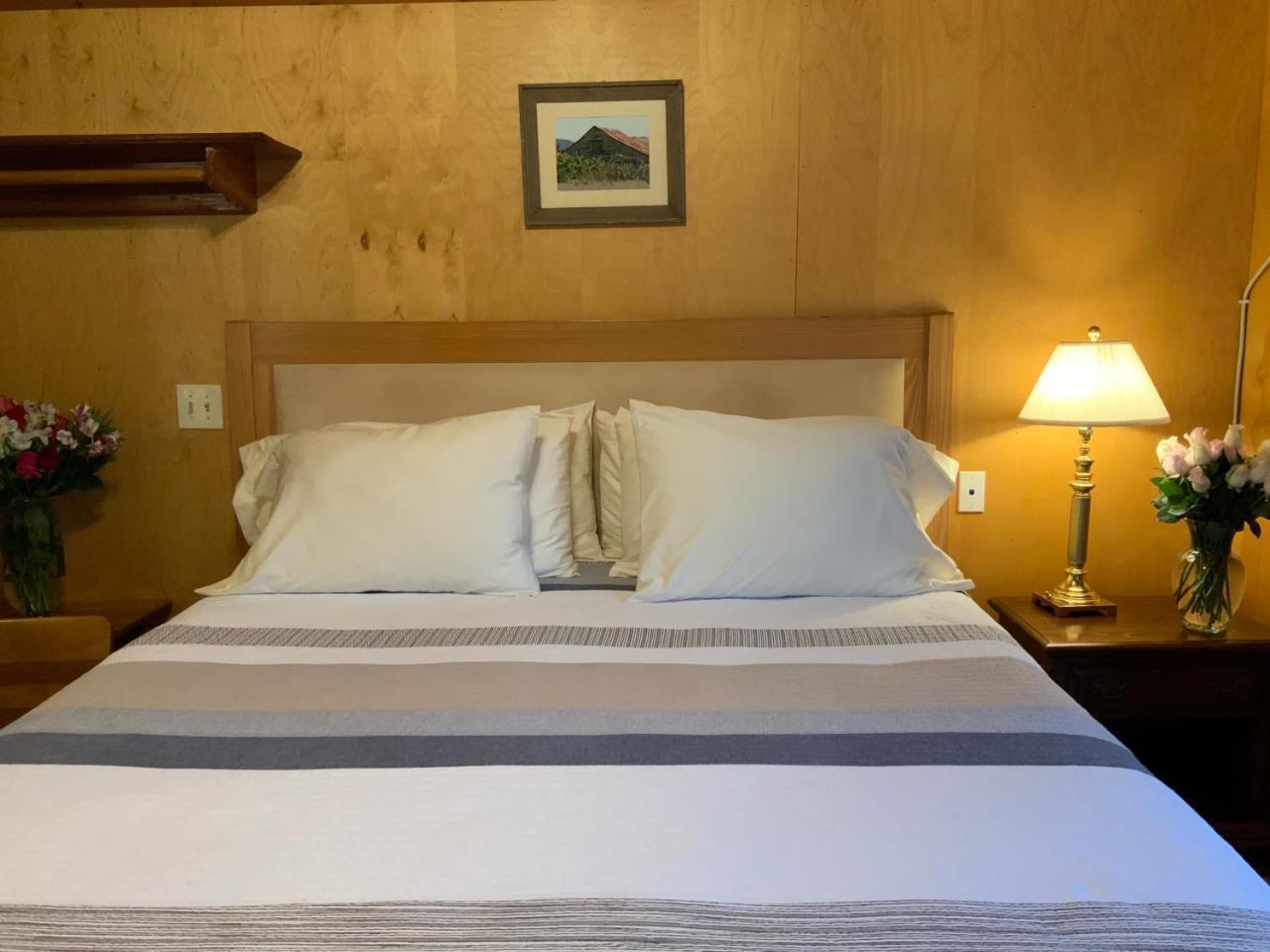 The Woods Hotel - Gay Lgbtq Cabins Guerneville Bagian luar foto