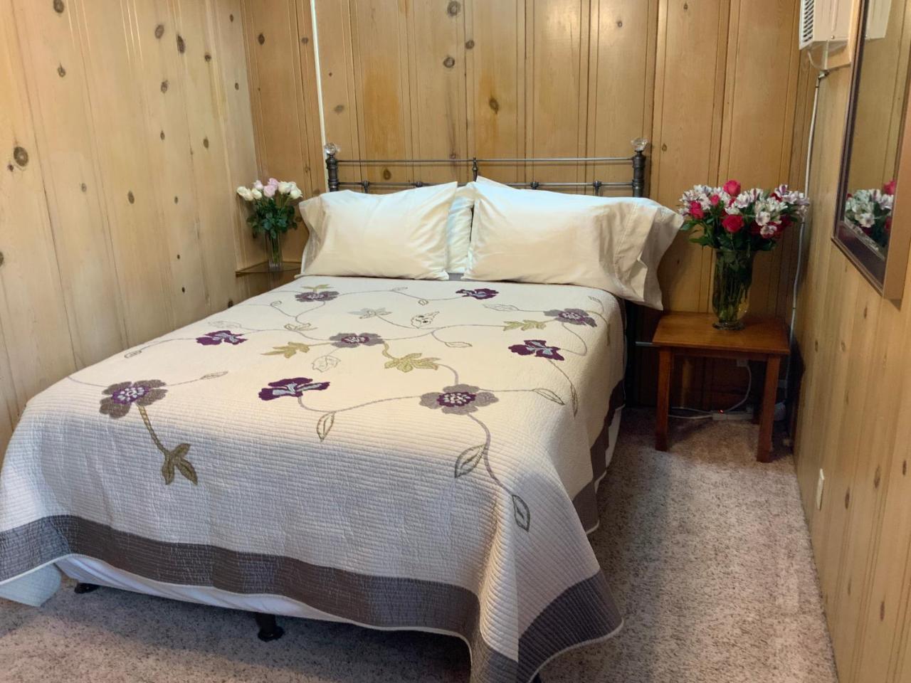 The Woods Hotel - Gay Lgbtq Cabins Guerneville Bagian luar foto
